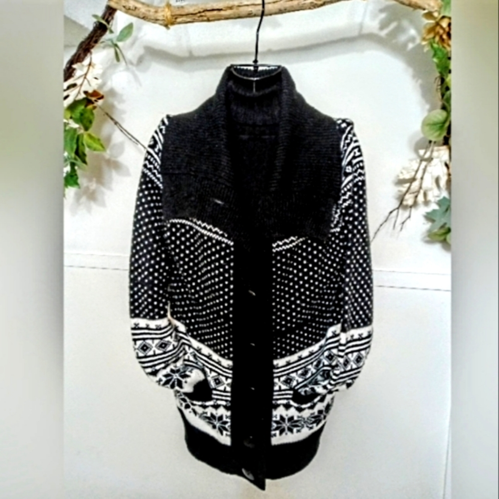 Vintage Questions by Say What 90's Y2K Fair Isle Nordic Style Big Button Size M